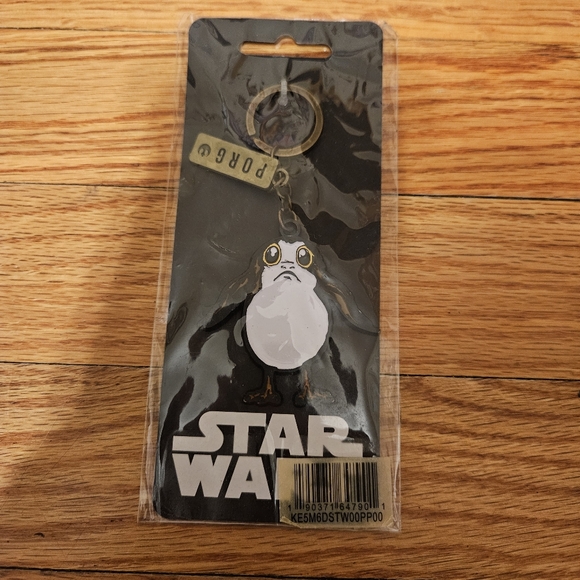 STAR WARS PORG BUNDLE: Wallet Popsocket, & Keychain - Picture 9 of 10